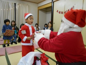 サンタさんの服を着てくれている子もいたよ。